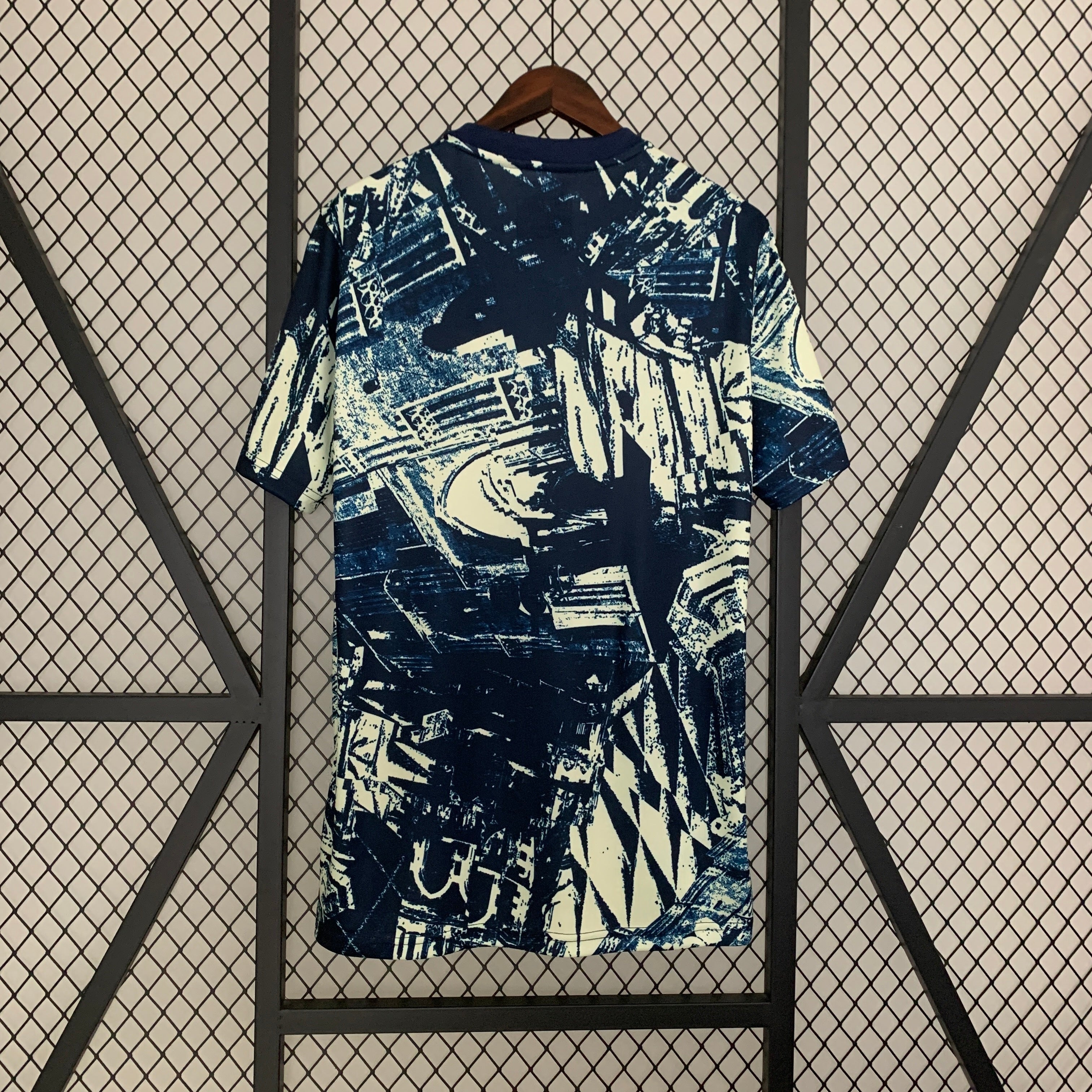 🔴 Bayern Munich Jersey (Navy Abstract Edition)